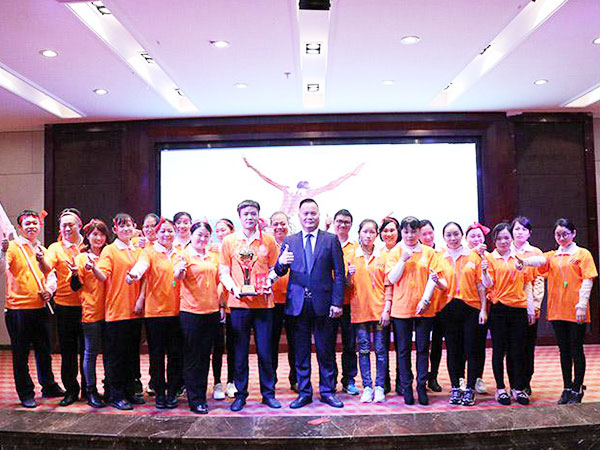 郴州錦馬置業(yè)有限公司,會(huì)議室,標(biāo)準(zhǔn)房,豪華房,商務(wù)房,娛樂(lè)房,商務(wù)休閑房,豪華套房哪里好 郴州錦馬置業(yè)有限公司,會(huì)議室,標(biāo)準(zhǔn)房,豪華房,商務(wù)房,娛樂(lè)房,商務(wù)休閑房,豪華套房哪里好