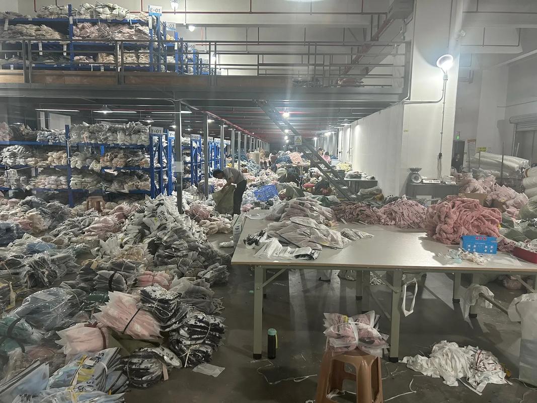 服裝廠包裝!#工廠實拍視頻 #帶你走進(jìn)服裝廠